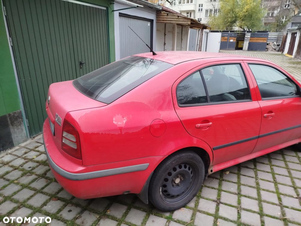 Skoda Octavia 1.6 Ambiente - 5