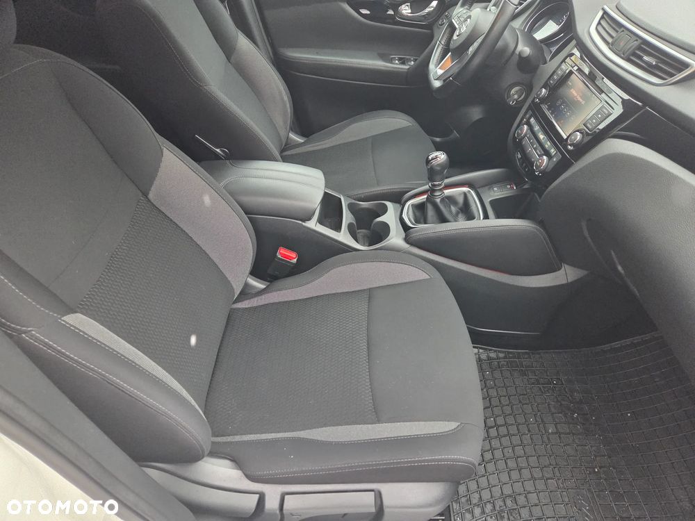 Nissan Qashqai 1.3 DIG-T ACENTA - 3