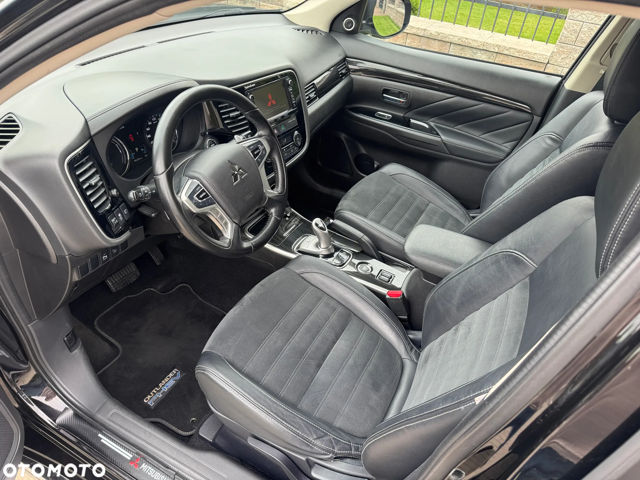 Mitsubishi Outlander PHEV Instyle NAVI + - 12