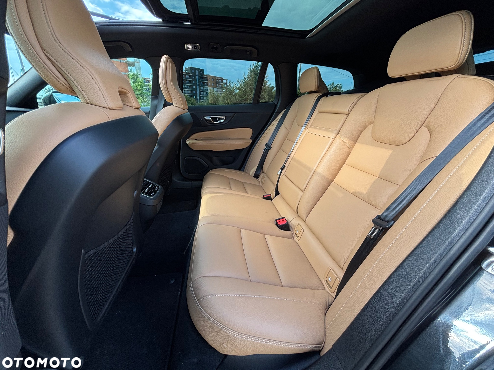 Volvo V60 T6 AWD Momentum Pro - 15