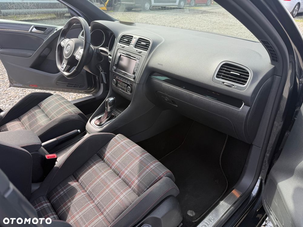 Volkswagen Golf 2.0 GTI DSG - 12