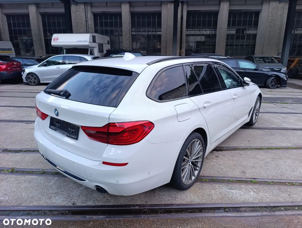 BMW Seria 5 520d xDrive - 2