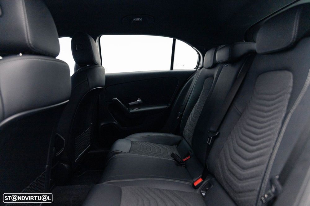 Mercedes-Benz A 200 Standard - 21