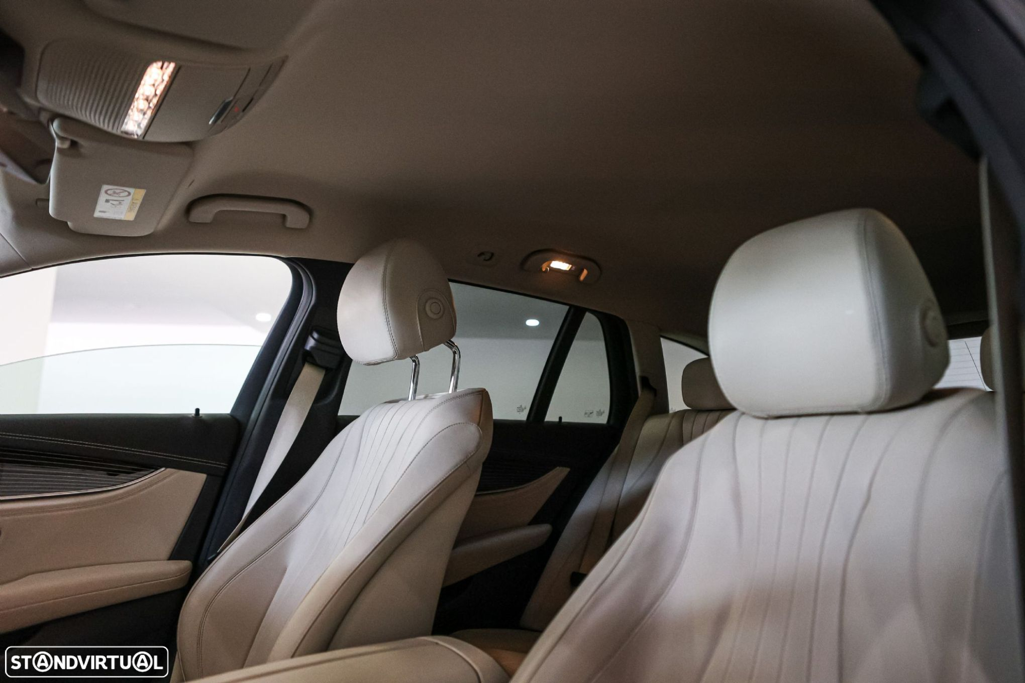 Mercedes-Benz E 300 de Exclusive Line 4Matic - 12