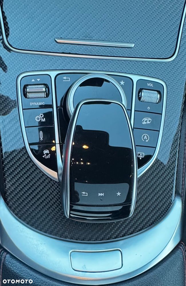 Mercedes-Benz Klasa C AMG 43 4Matic 9G-TRONIC - 32