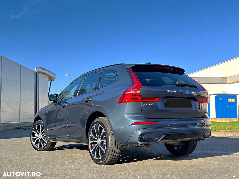 Volvo XC 60 B4 MHEV AT8 AWD R-Design - 5