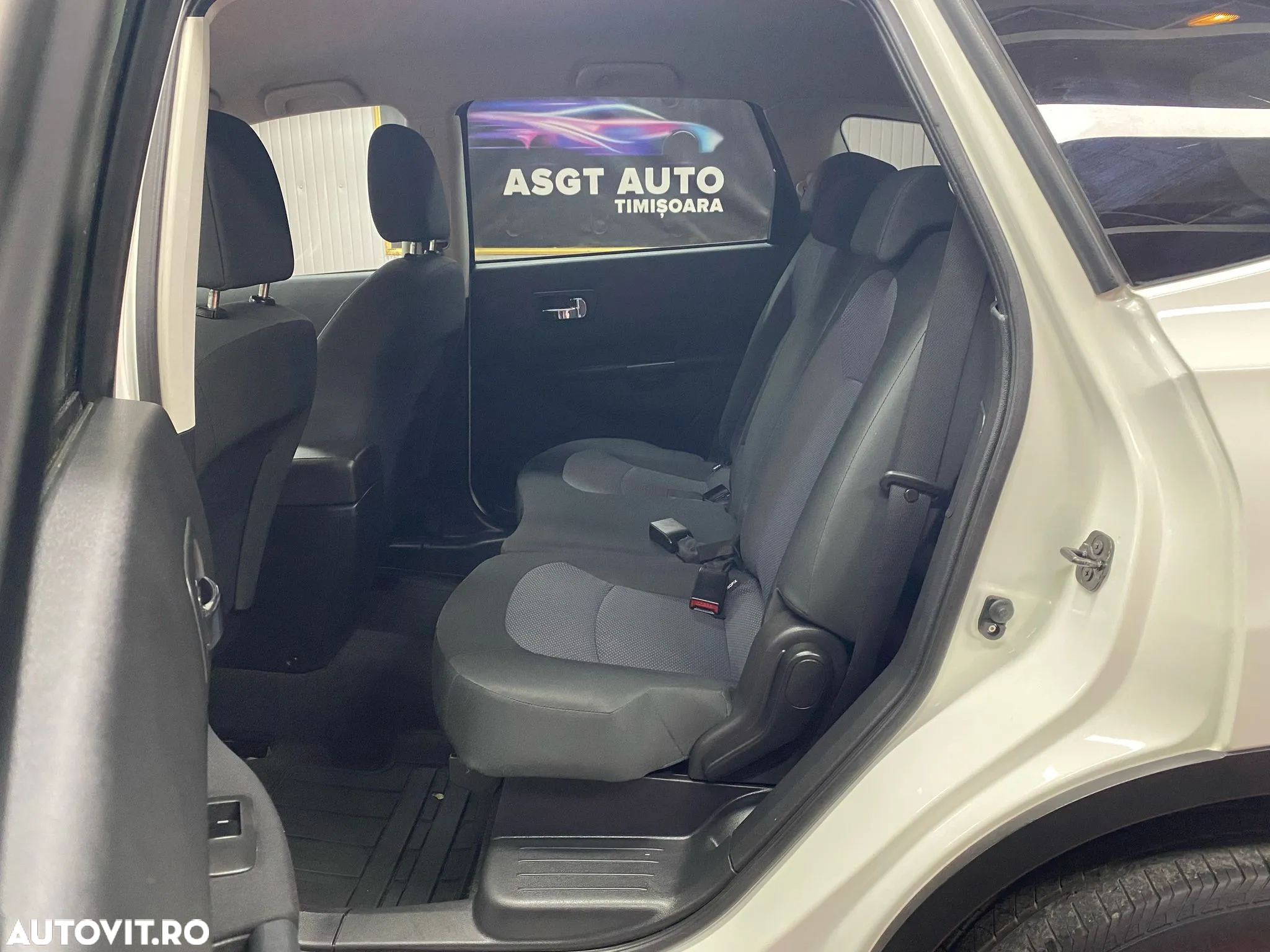 Nissan Qashqai+2 - 14