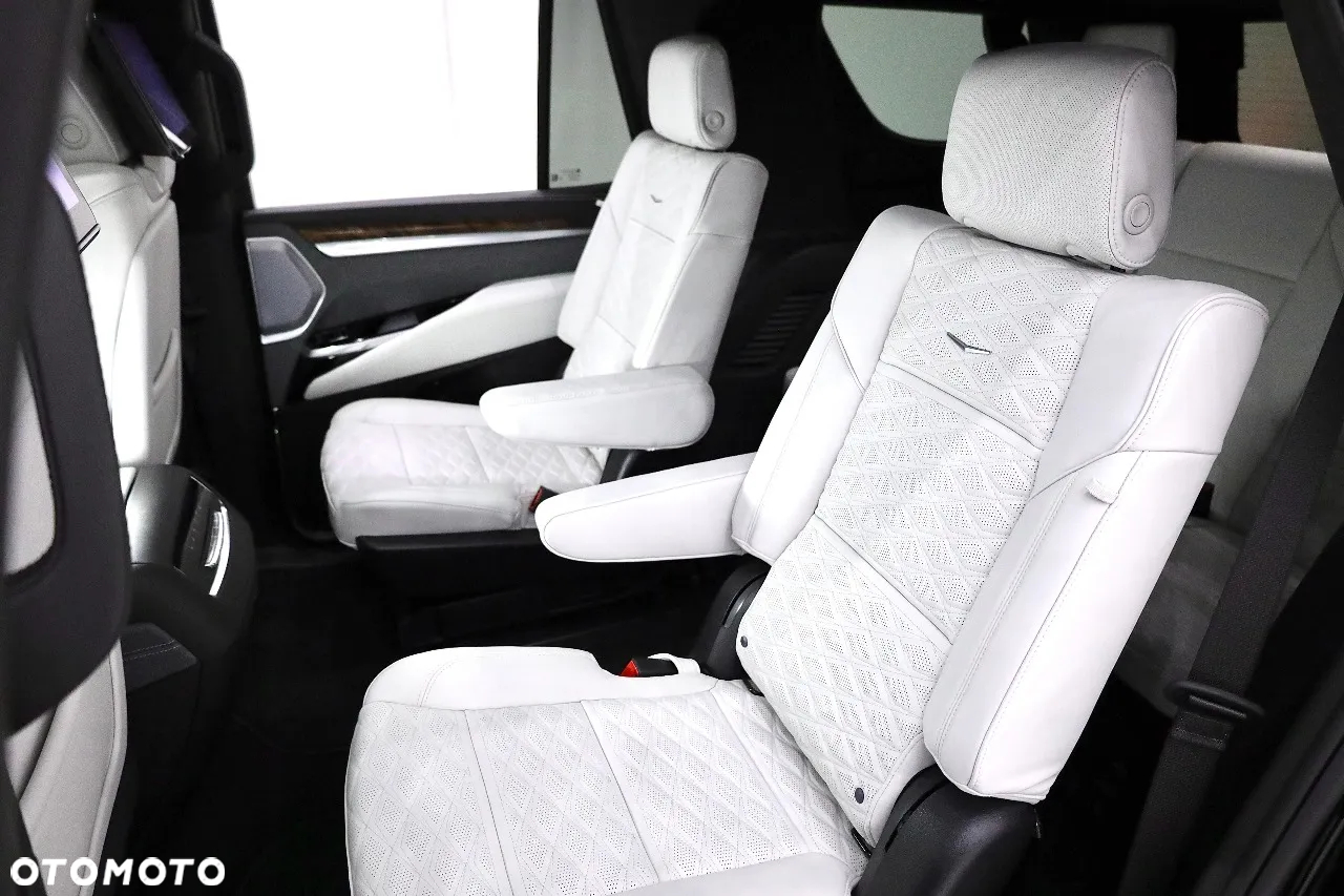 Cadillac Escalade - 22
