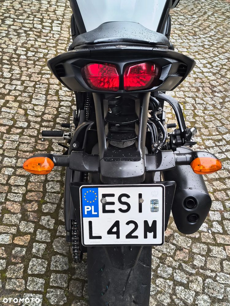Yamaha FZ8 - 10