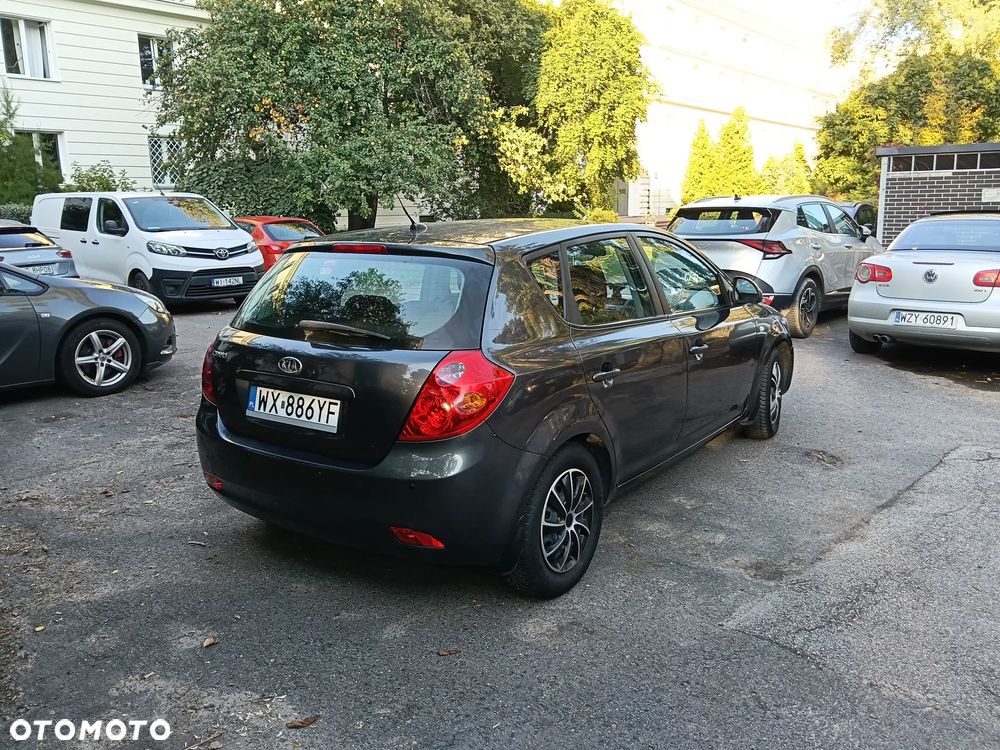 Kia Ceed - 14