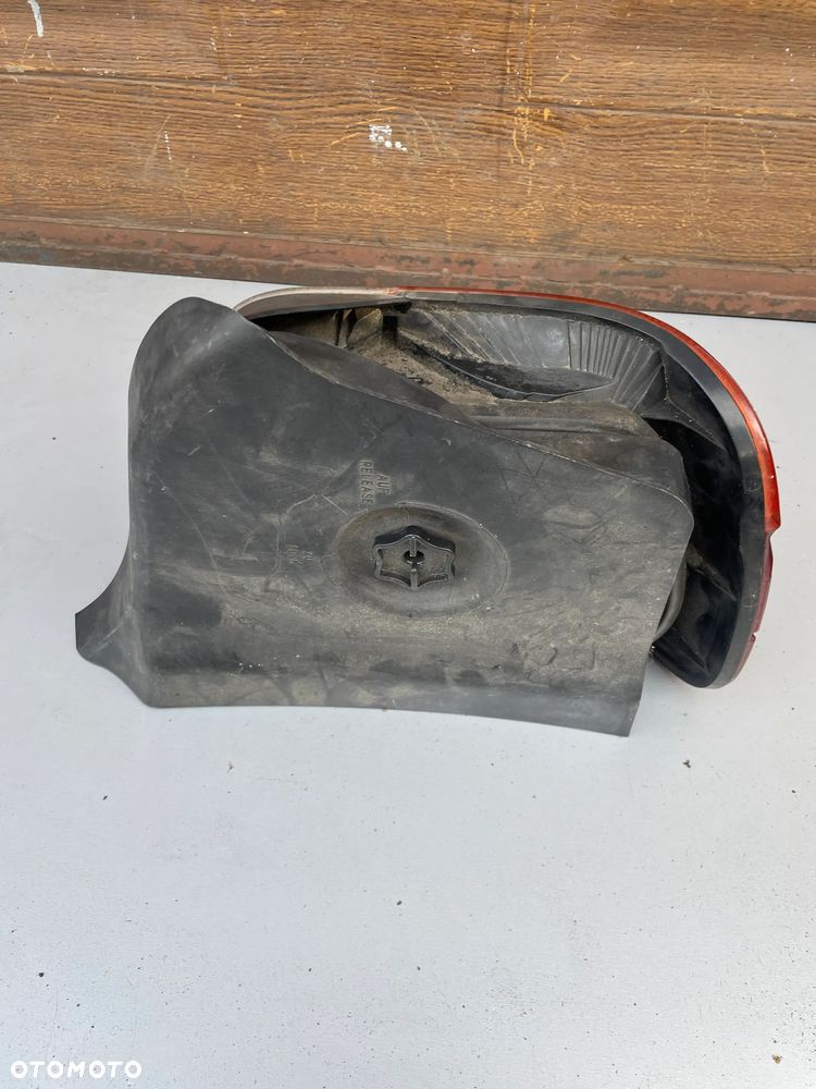 Lampa lewa tył bmw e36 compact - 6