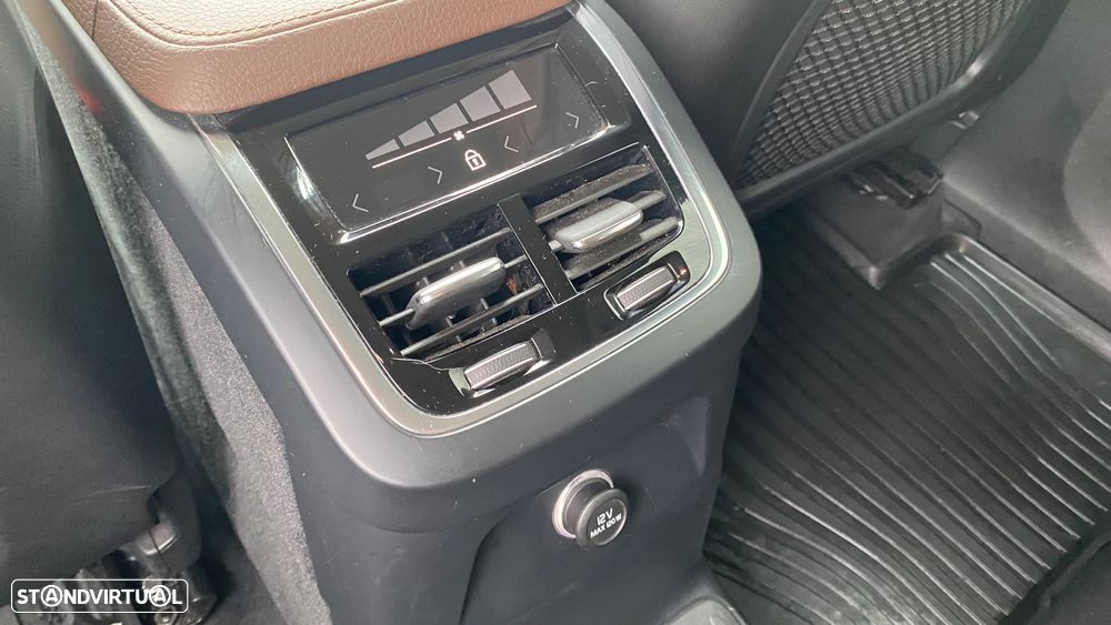 Volvo XC 90 2.0 T8 PHEV Momentum Plus AWD - 27