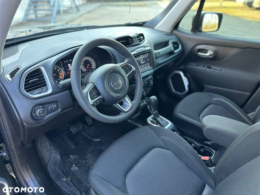 Jeep Renegade - 16