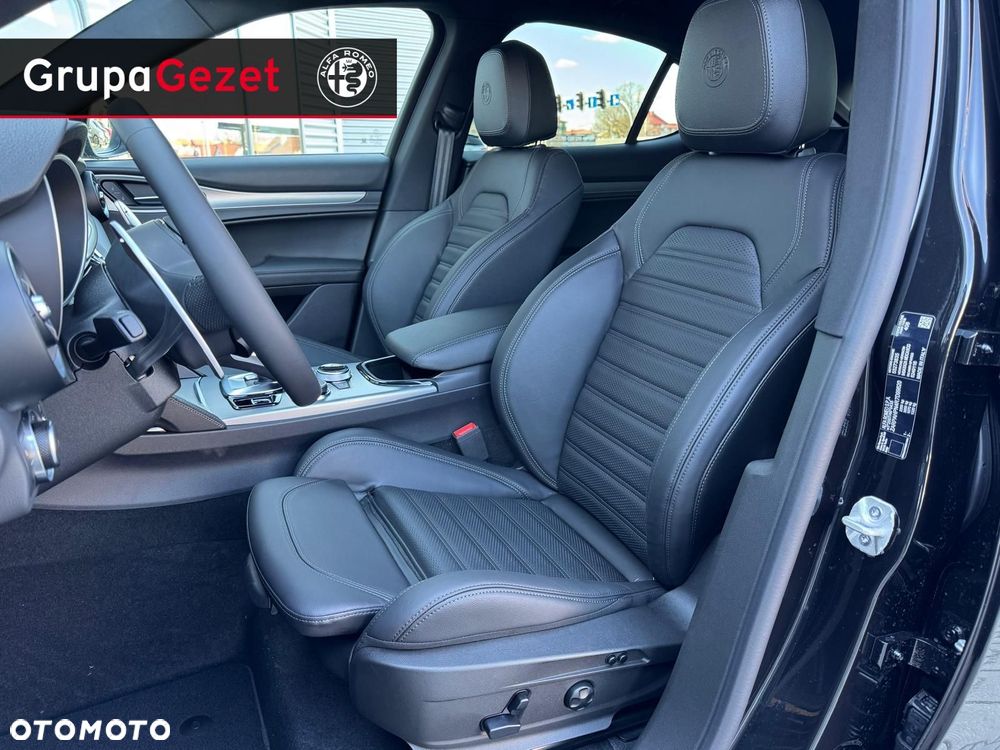 Alfa Romeo Stelvio - 10