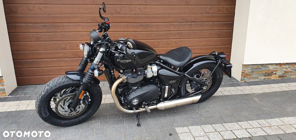 Triumph Bonneville Bobber - 3