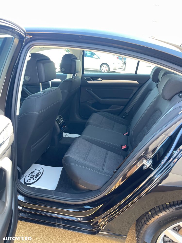 Volkswagen Passat 2.0 TDI SCR Comfortline - 29