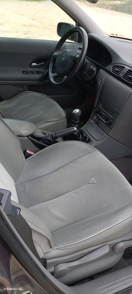 Renault Laguna Break 1.9 dCi Privilège - 12