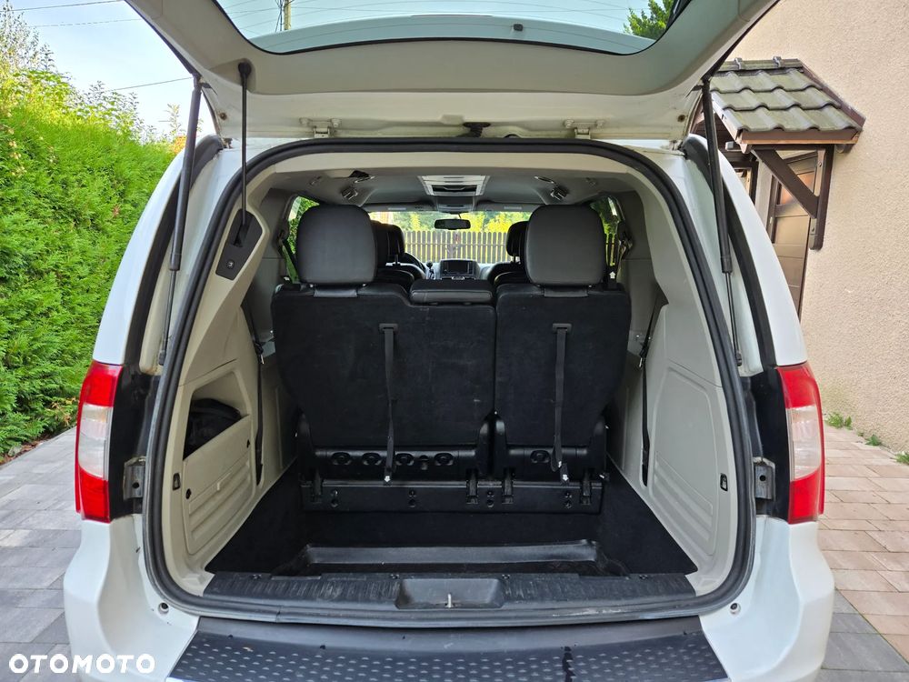 Chrysler Town & Country 3.6 Touring - 10