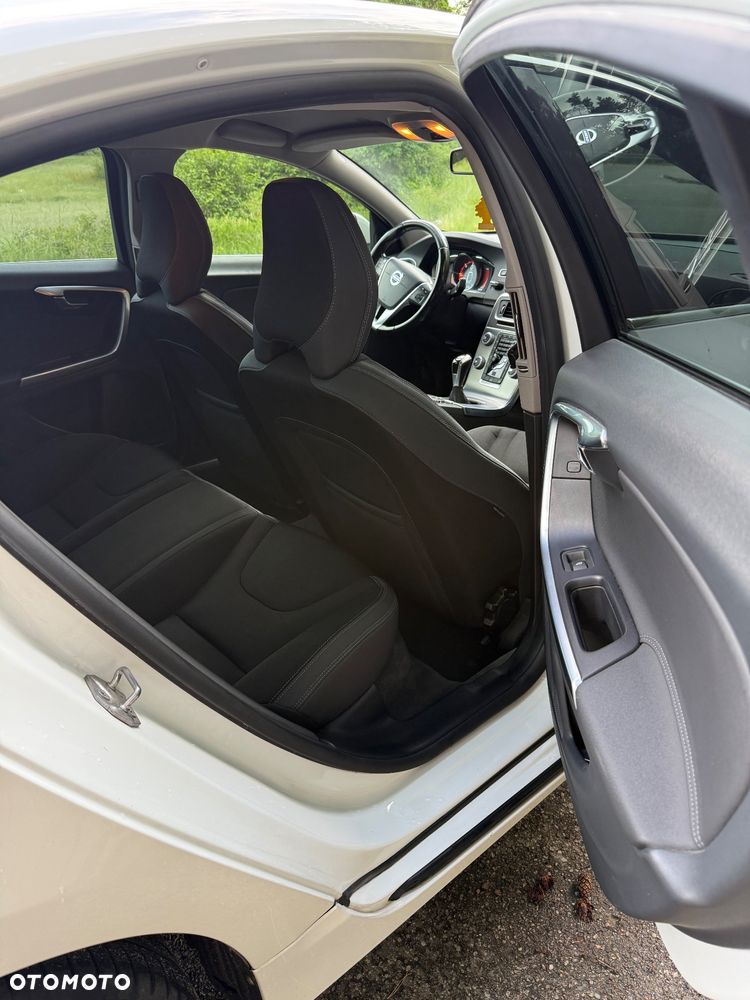 Volvo S60 D4 Drive-E R-Design Momentum - 11