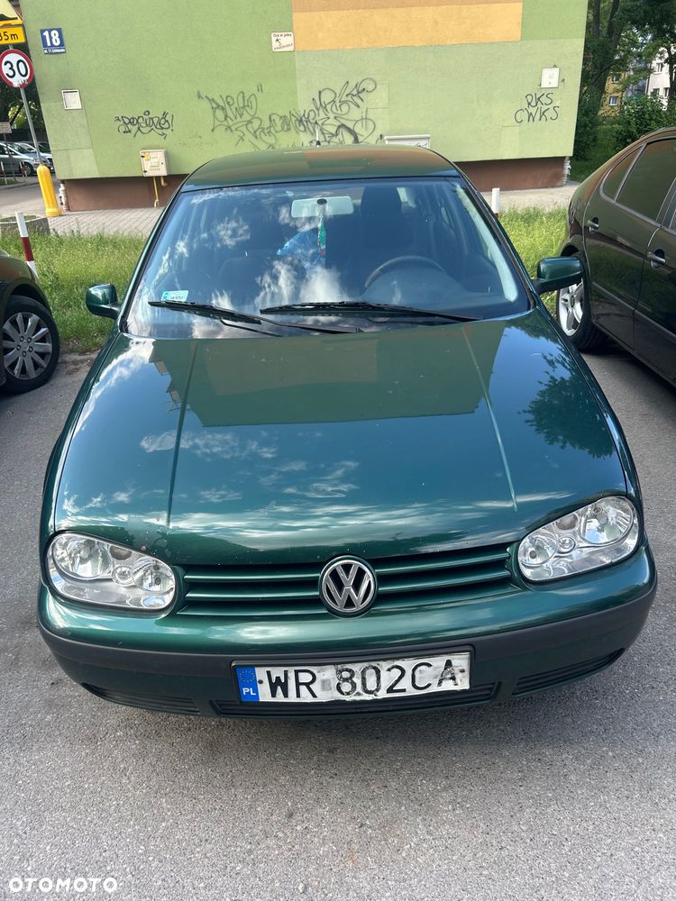 Volkswagen Golf - 6