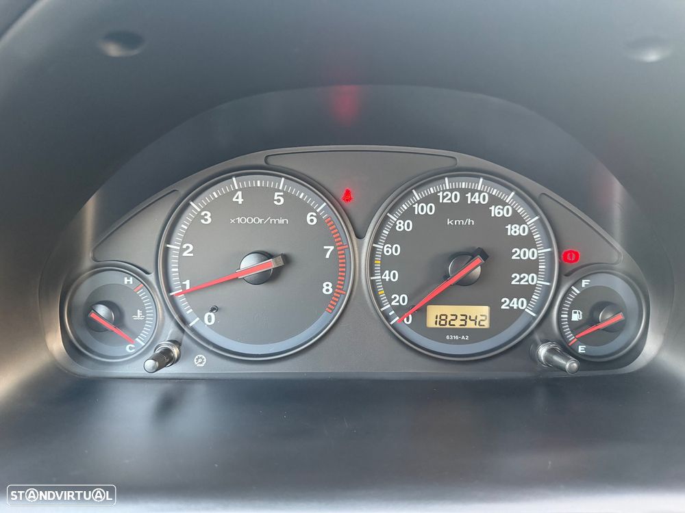 Honda Civic 1.6 ES - 10