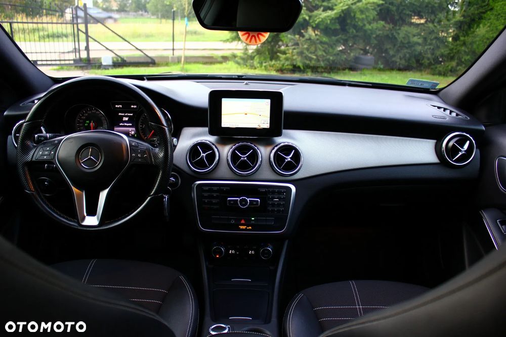 Mercedes-Benz GLA 200 (CDI) d 7G-DCT AMG Line - 37