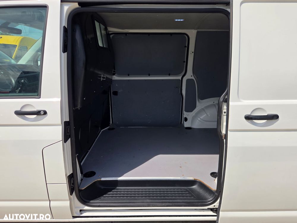 Volkswagen Transporter Business Line 204CP - 16