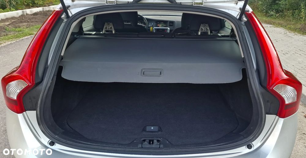 Volvo V60 D2 Drive-E Dynamic Edition (Kinetic) - 24