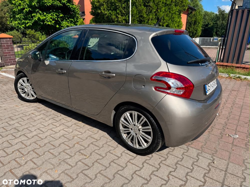Peugeot 208 - 3