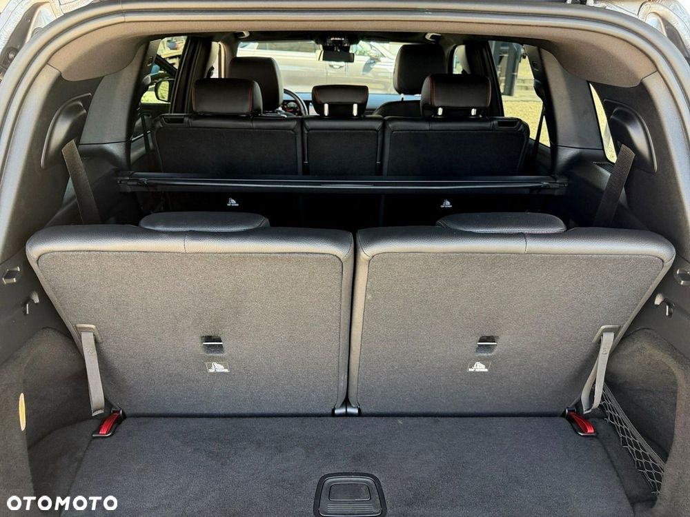 Mercedes-Benz GLB - 12