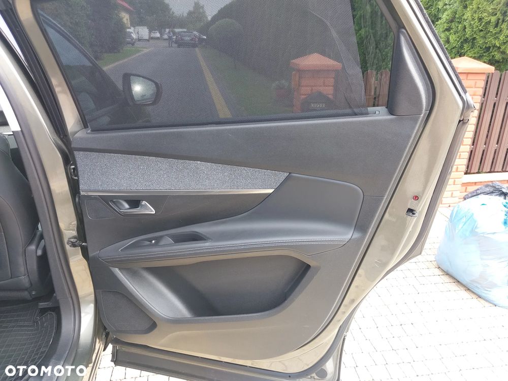 Peugeot 5008 BlueHDi 150 Allure - 23