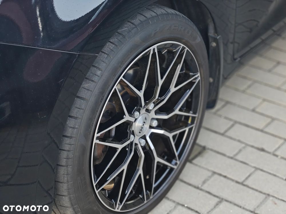 Kia Carens - 10