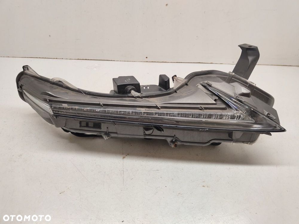 LEXUS NX 300 PRAWY LED PRZÓD - 1