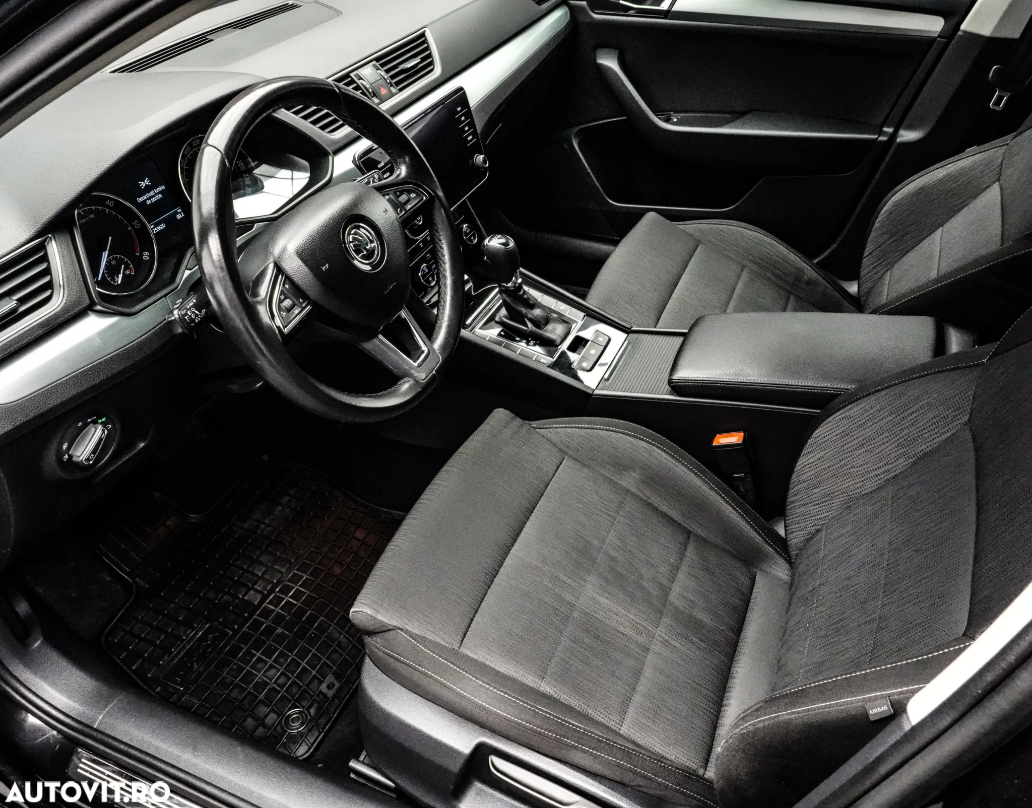 Skoda Superb 1.6 TDI DSG Ambition - 11