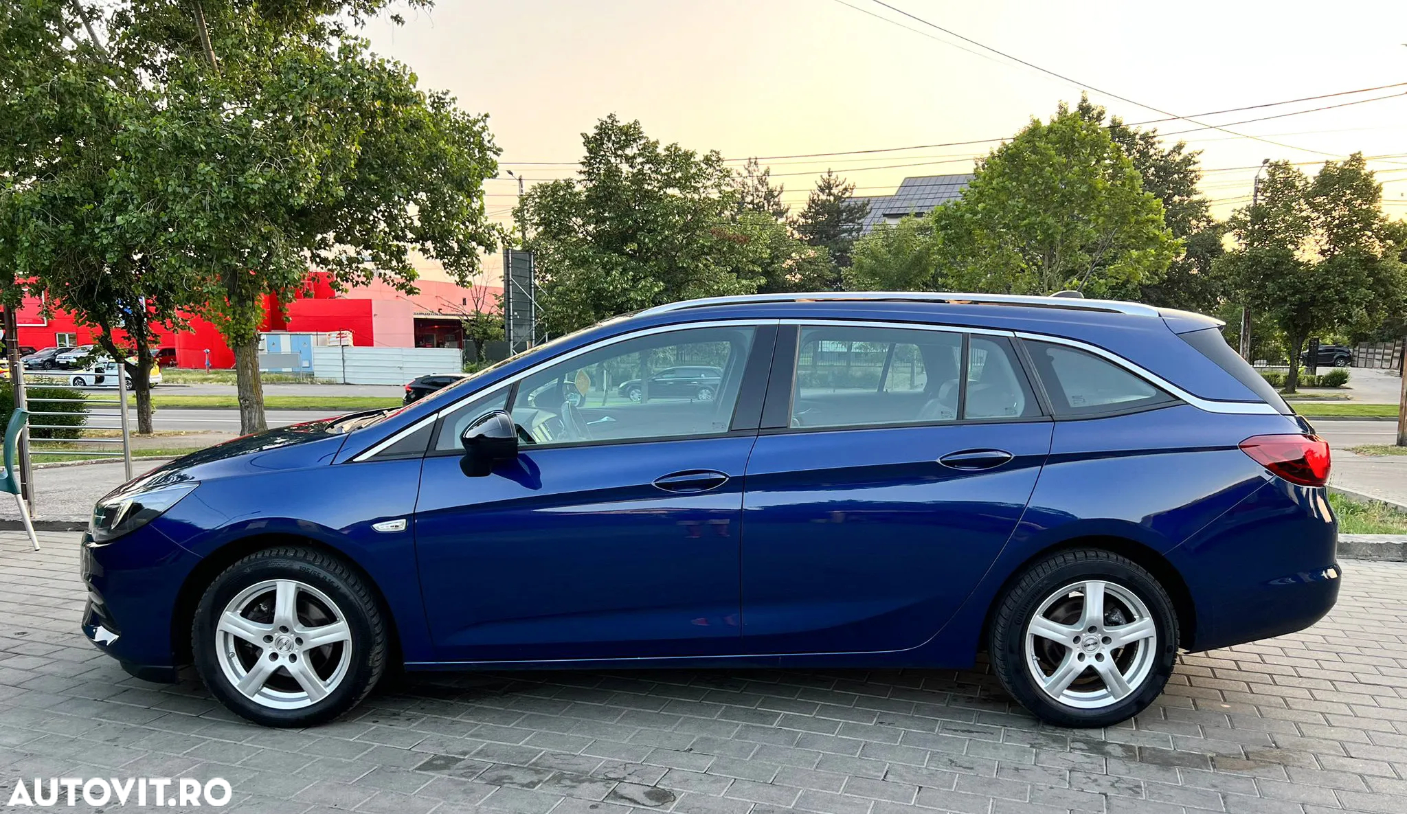 Opel Astra Sports Tourer 1.5 D Business Elegance - 4