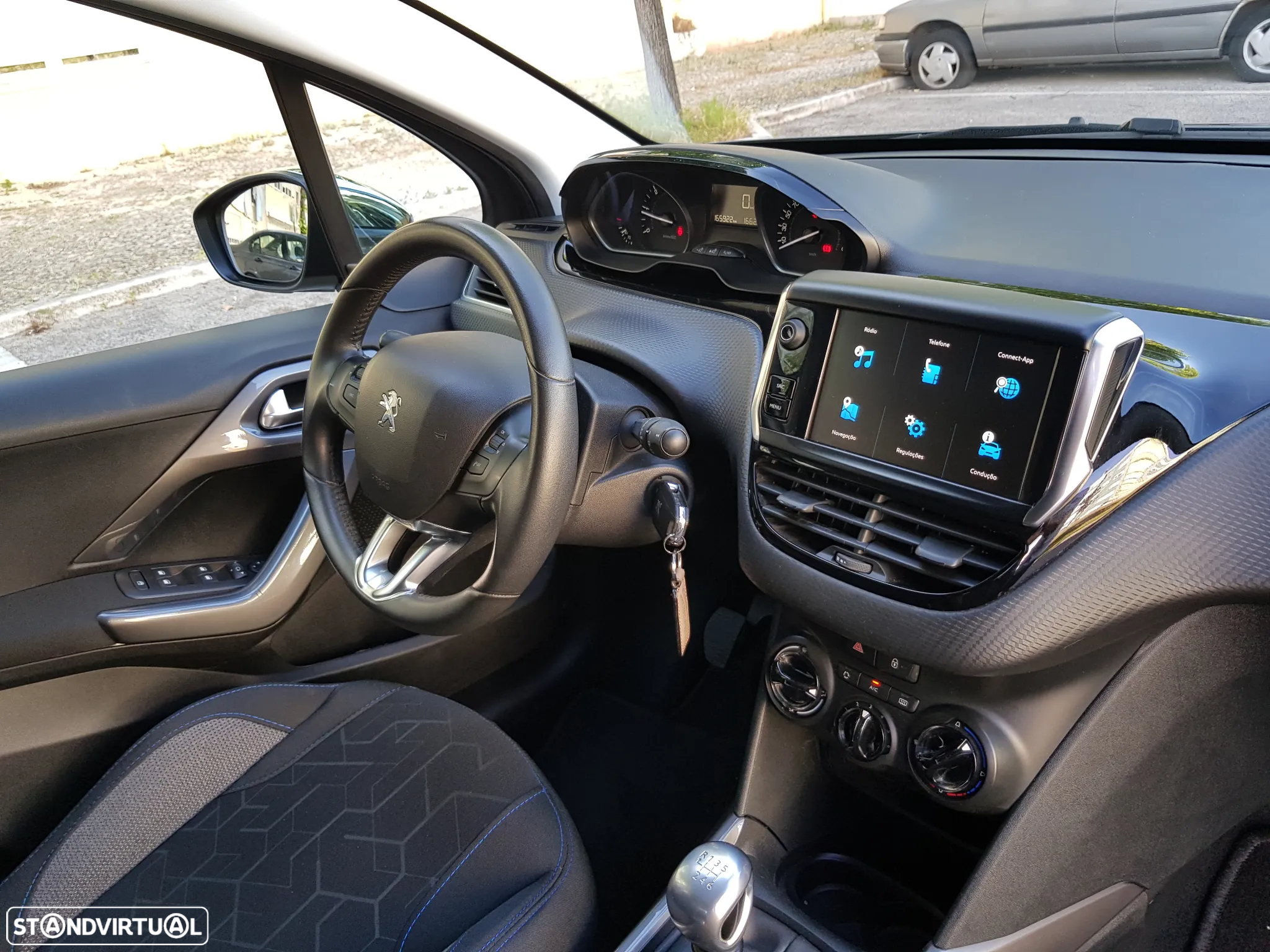 Peugeot 2008 1.5 BlueHDi Style - 49
