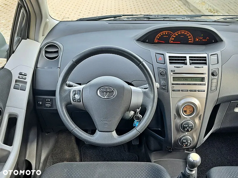 Toyota Yaris 1.33 Sol - 9