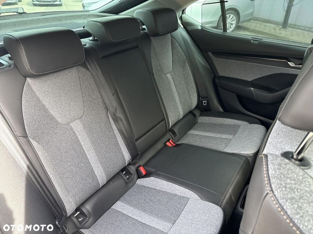 Skoda Octavia 1.5 TSI mHEV Selection DSG - 21