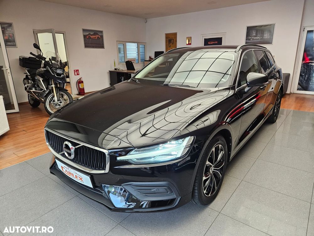 Volvo V60 B4 MHEV AT8 FWD Momentum Pro - 1