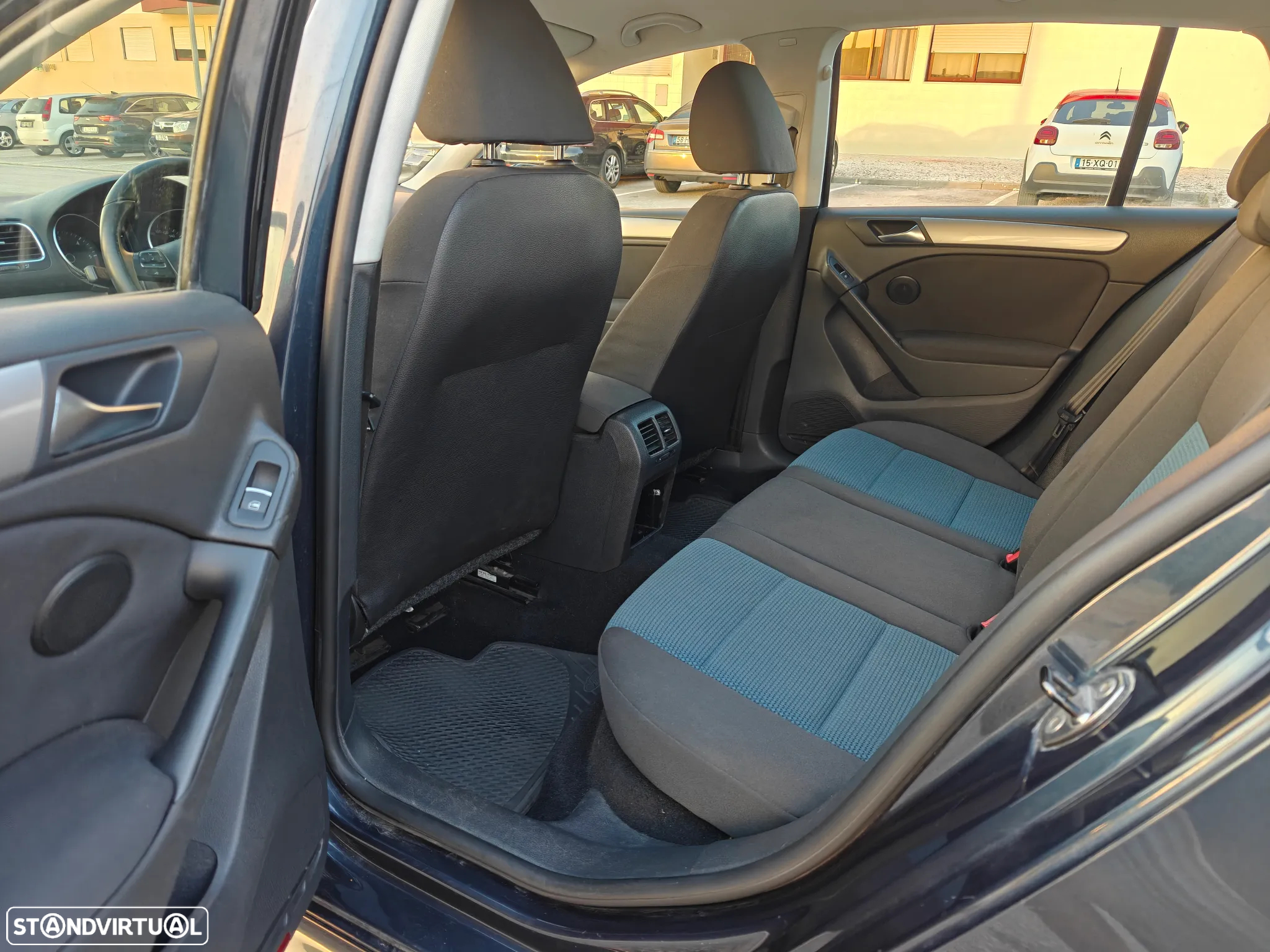 VW Golf 1.6 TDi Trendline BlueMotion - 11