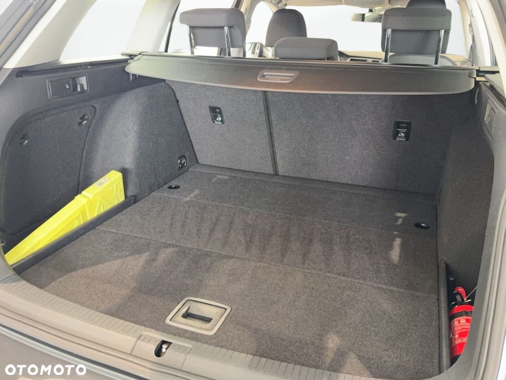 Volkswagen Golf Variant - 36