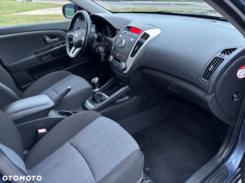 Kia Ceed 1.6 CRDi 90 Spirit - 15