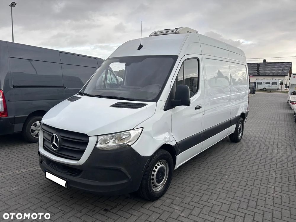Mercedes-Benz Sprinter - 15