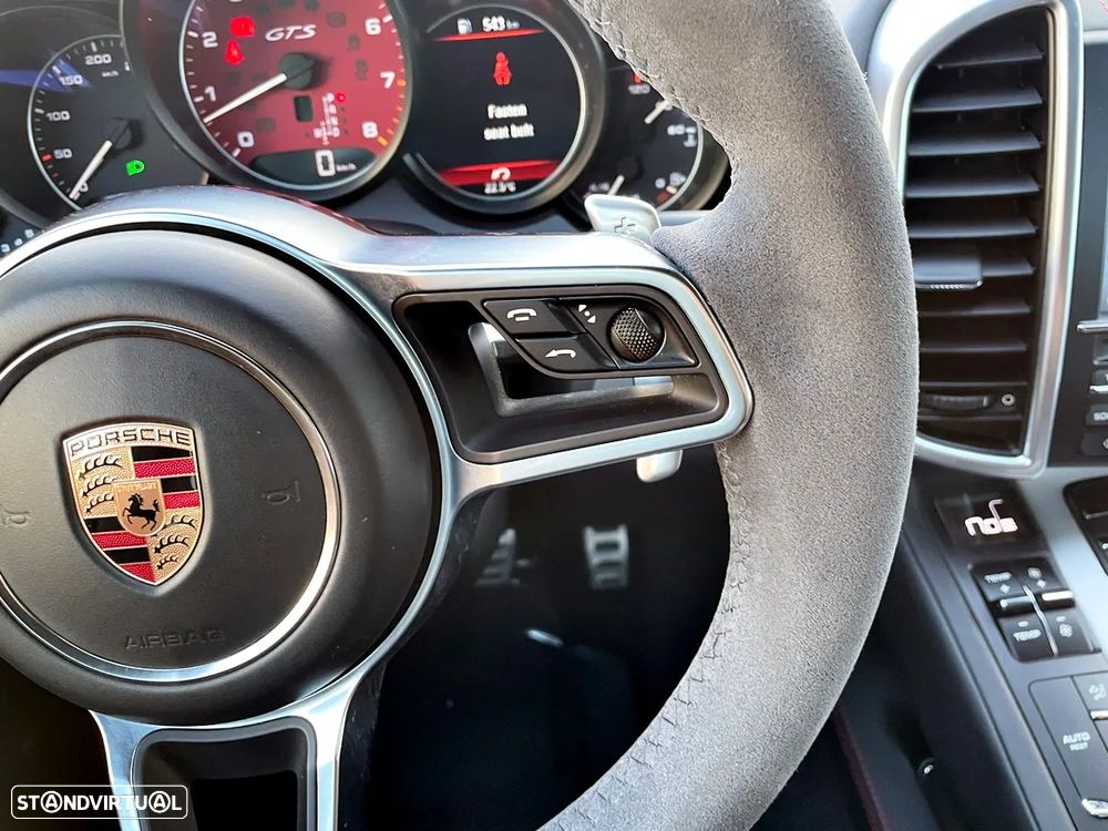 Porsche Cayenne GTS - 18
