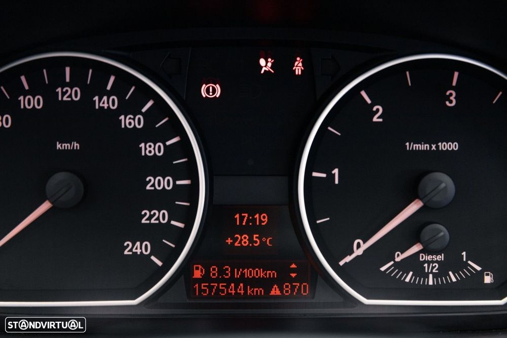 BMW 118 d Pack M - 25