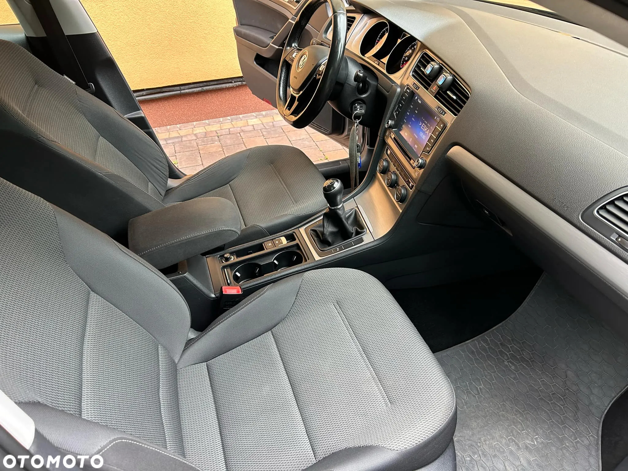 Volkswagen Golf - 10