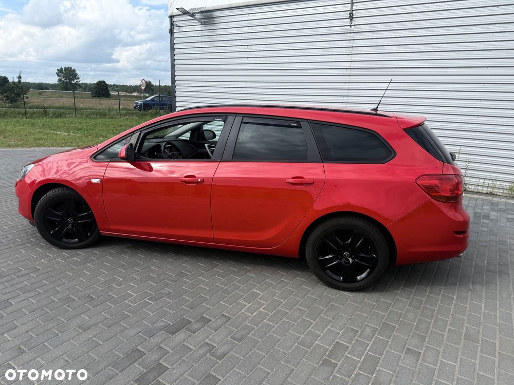 Opel Astra 1.6 Turbo Sport - 4