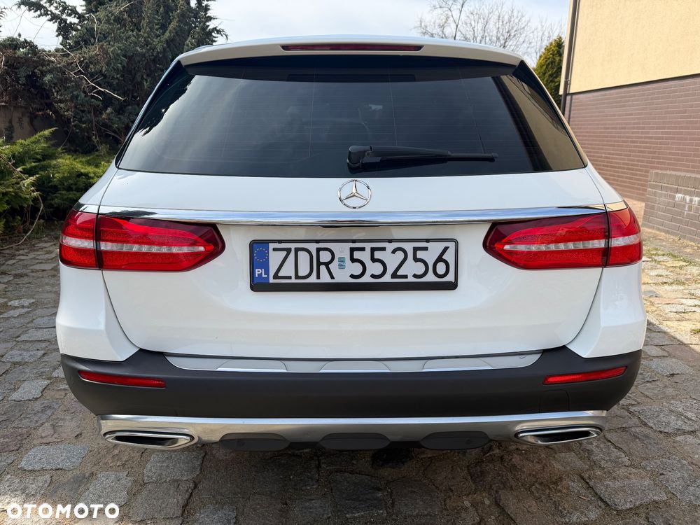 Mercedes-Benz Klasa E 220 d 4Matic All-Terrain 9G-TRONIC Exclusive - 4
