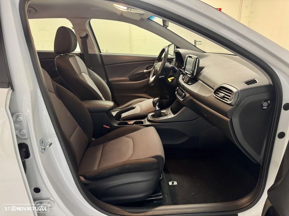 Hyundai i30 SW - 28