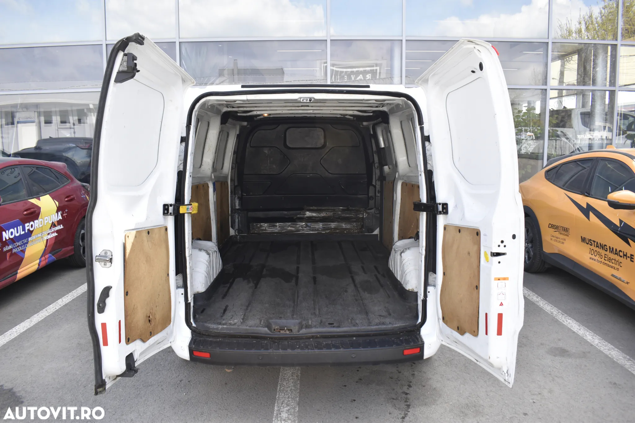 Ford Transit Custom 300 L2H1 Trend Furgon - 7